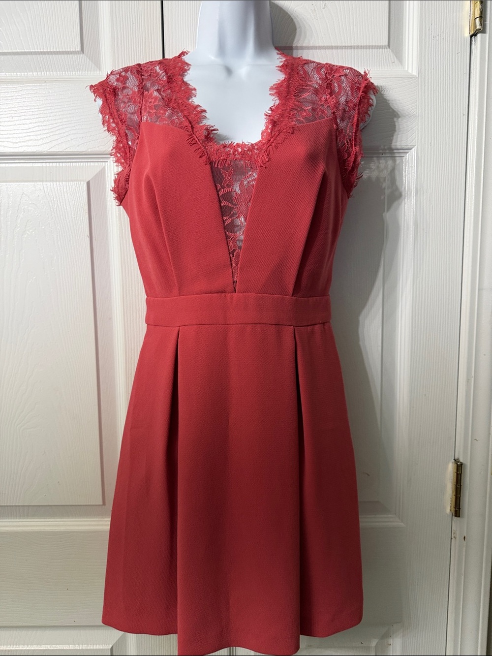 BCBGeneration Coral Lace-Trim V-Neck Dress Sz 2 NWOT